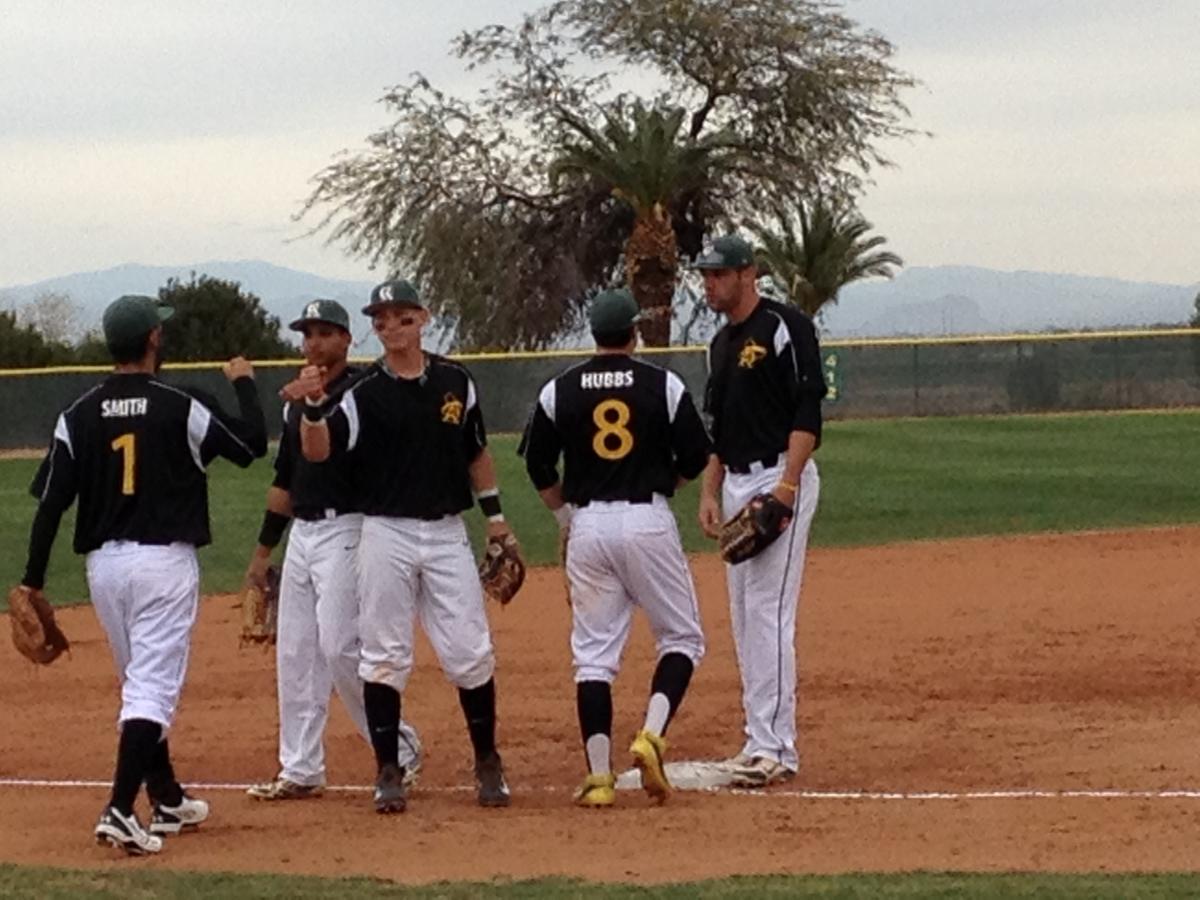 Vaqueros roll to sweep of Paradise Valley
