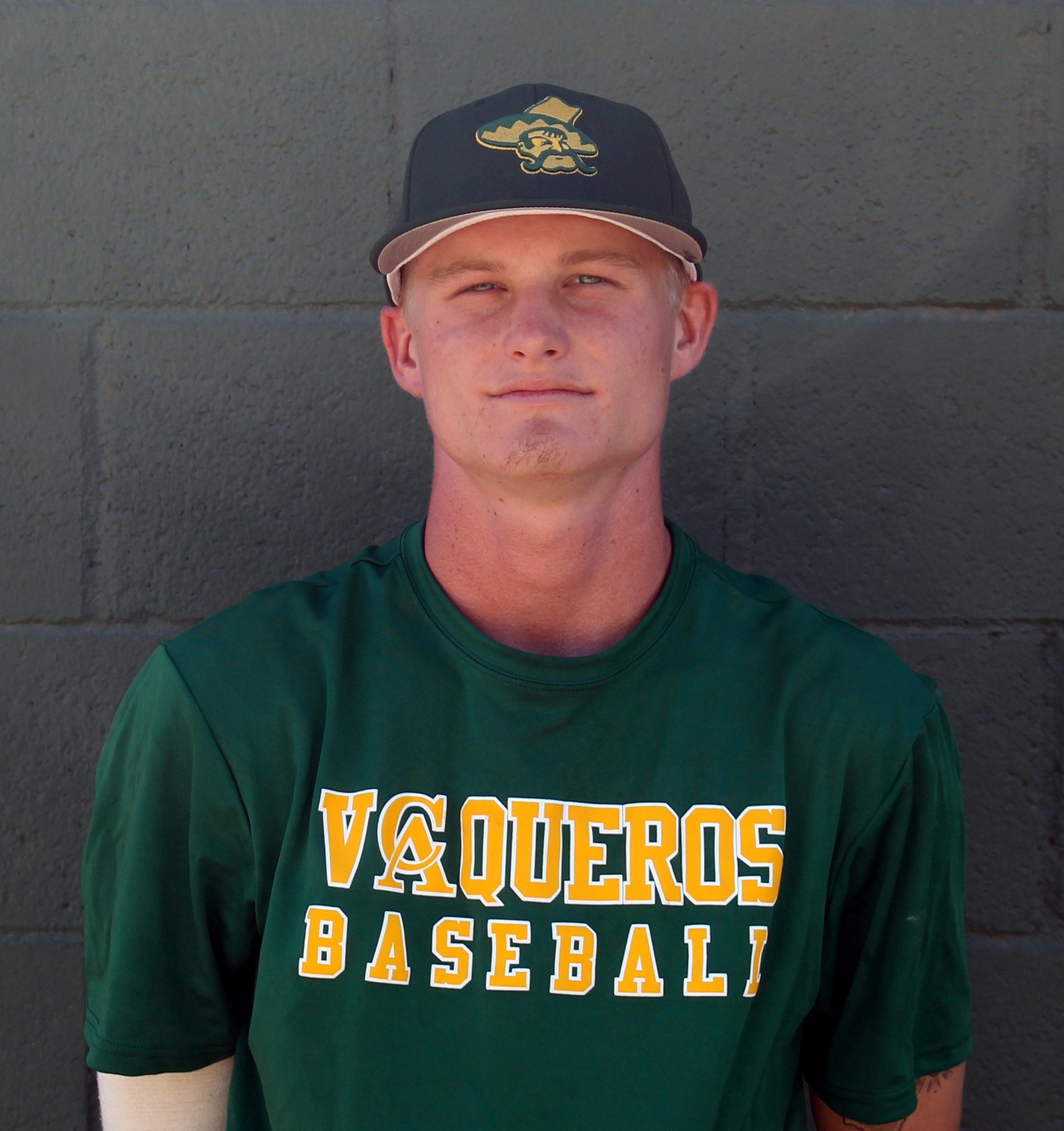 Ian Raidy with huge sac bunt to help Vaqueros in exciting game one.